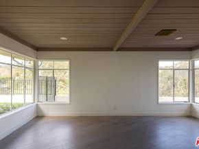 10985 Bellagio Road, Los Angeles CA 90077