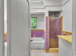 7508 Rosewood Avenue, Los Angeles CA 90036