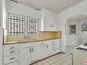 7508 Rosewood Avenue, Los Angeles CA 90036