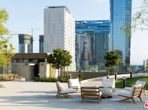 889 Francisco Street 1002, Los Angeles CA 90017