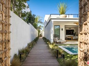 913 Milwood Avenue, Venice CA 90291