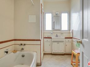 728 S Genesee Avenue, Los Angeles CA 90036