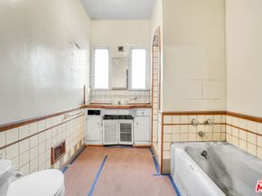 728 S Genesee Avenue, Los Angeles CA 90036