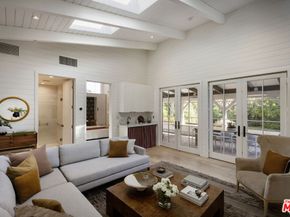 2004 La Brea Terrace, Los Angeles CA 90046