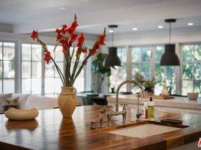 2004 La Brea Terrace, Los Angeles CA 90046