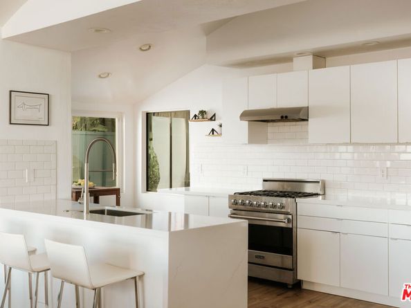 2669 Larmar Road, Los Angeles CA 90068