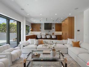 8025 Stewart Avenue, Los Angeles CA 90045