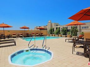 11500 San Vicente Boulevard 221, Los Angeles CA 90049