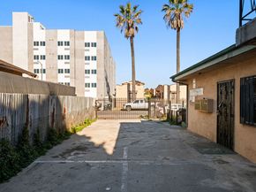732 W 76th Street, Los Angeles CA 90044