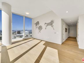 877 Francisco Street 827, Los Angeles CA 90017