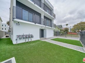 603 W 41st Place, Los Angeles CA 90037