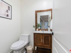 435 Arnaz Drive 304, Los Angeles CA 90048