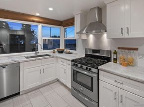 211 Ocean St, Solana Beach CA 92075