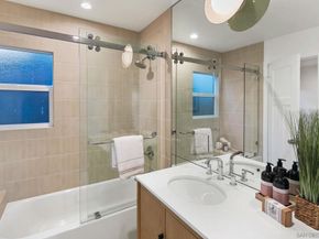 211 Ocean St, Solana Beach CA 92075