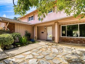 2552 Arnott Street, San Diego CA 92110