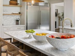 8390 Cliffridge Ln, La Jolla CA 92037