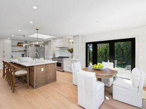 8390 Cliffridge Ln, La Jolla CA 92037