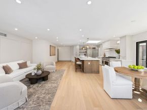 8390 Cliffridge Ln, La Jolla CA 92037