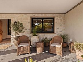 8390 Cliffridge Ln, La Jolla CA 92037