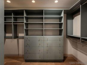 8390 Cliffridge Ln, La Jolla CA 92037