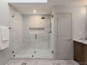 8390 Cliffridge Ln, La Jolla CA 92037