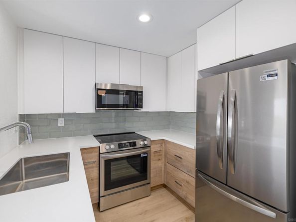 3020 Cowley Way 208, San Diego CA 92117