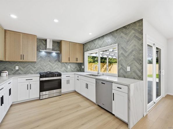 12437 Ridgeton Dr, Lakeside CA 92040