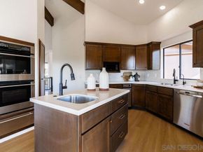 2606 Galicia Way, Carlsbad CA 92009