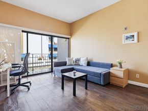 8324 Regents Rd 2E, San Diego CA 92122