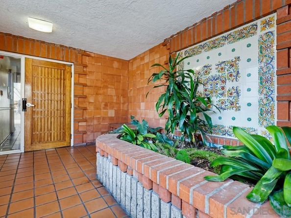 8324 Regents Rd 2E, San Diego CA 92122