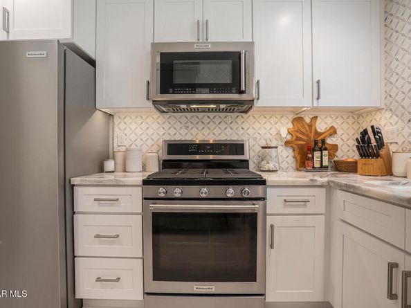 31556 Agoura Road 2, Westlake Village CA 91361
