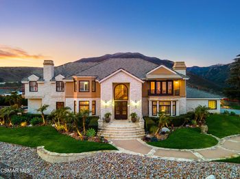5810 Zumirez Drive