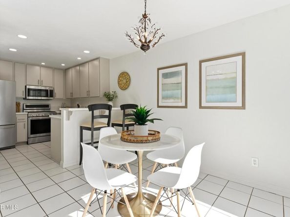 4265 Las Virgenes Road 4, Calabasas CA 91302