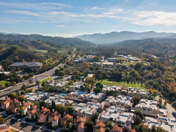 4265 Las Virgenes Road 4, Calabasas CA 91302