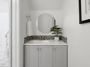 4265 Las Virgenes Road 4, Calabasas CA 91302