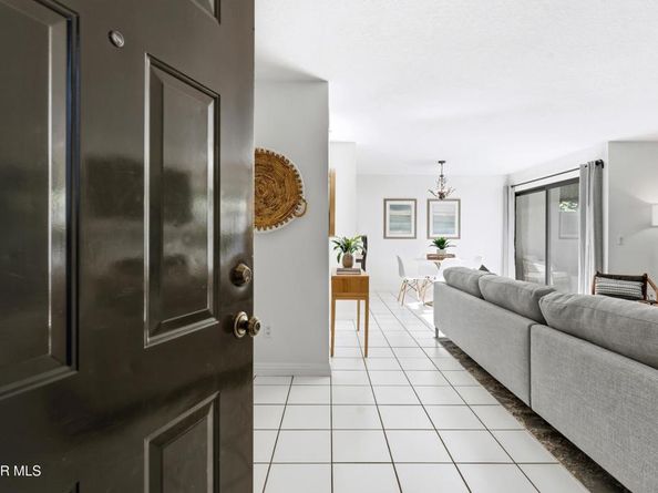 4265 Las Virgenes Road 4, Calabasas CA 91302