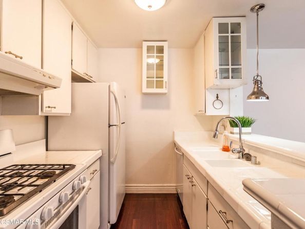 18645 Hatteras Street 237, Tarzana CA 91356