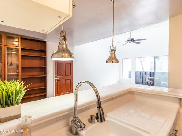 18645 Hatteras Street 237, Tarzana CA 91356