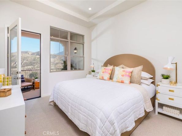 126 Sunnyside, Irvine CA 92618