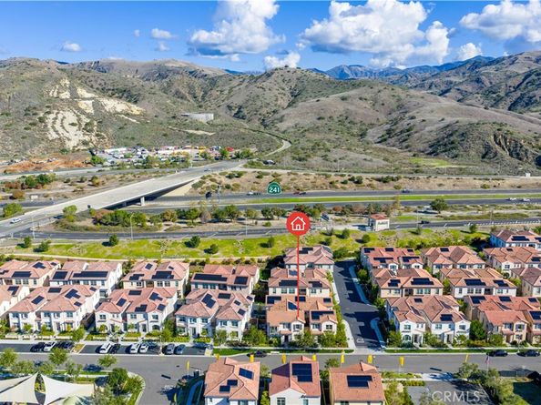 126 Sunnyside, Irvine CA 92618