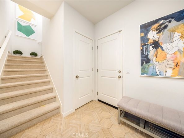 126 Sunnyside, Irvine CA 92618