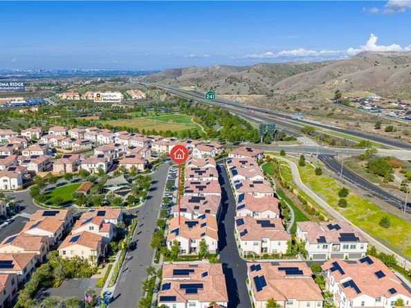 126 Sunnyside, Irvine CA 92618