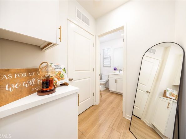 126 Sunnyside, Irvine CA 92618