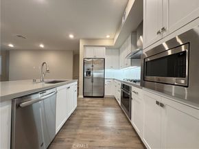 175 Bowery, Irvine CA 92612