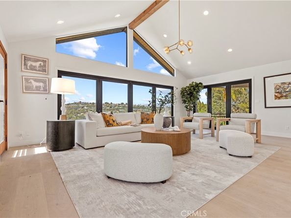 8280 Grand View Drive, Los Angeles CA 90046