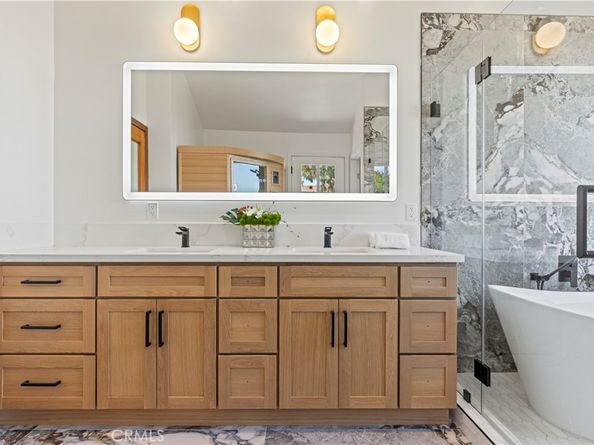 8280 Grand View Drive, Los Angeles CA 90046