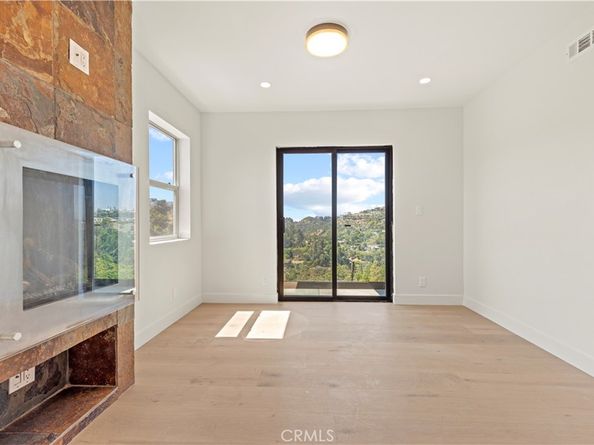 8280 Grand View Drive, Los Angeles CA 90046