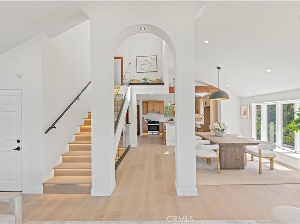 8280 Grand View Drive, Los Angeles CA 90046