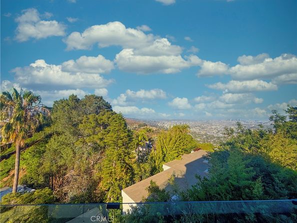 8280 Grand View Drive, Los Angeles CA 90046