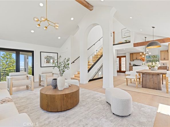 8280 Grand View Drive, Los Angeles CA 90046